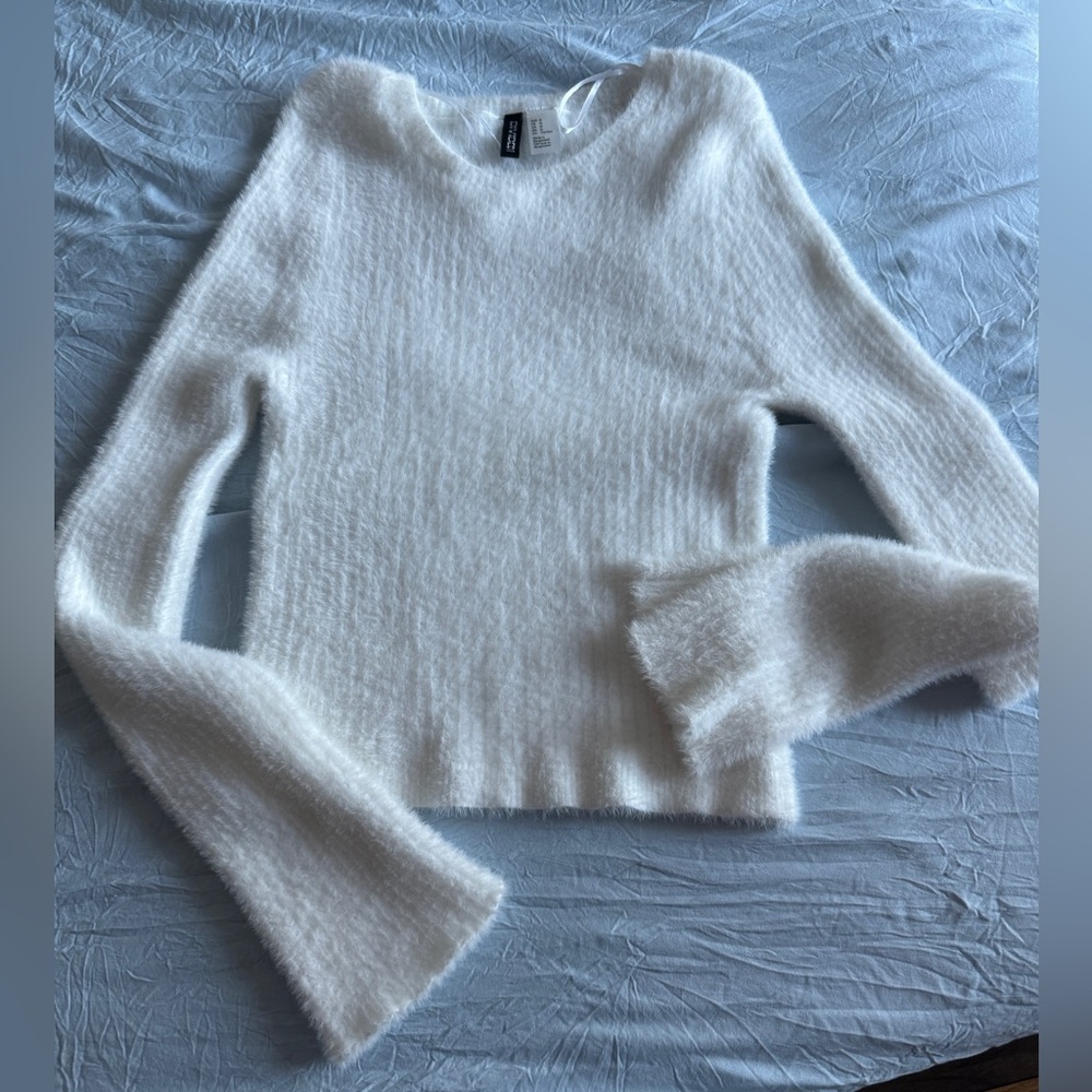 NWOT Divided M sweater